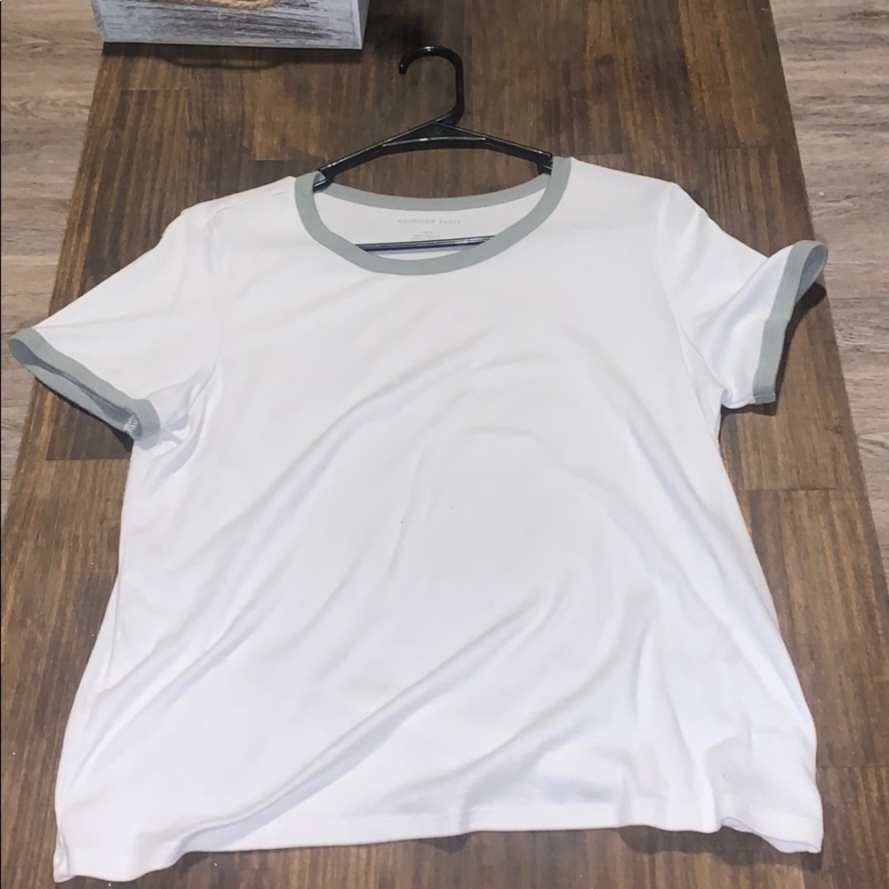 American eagle white and green shirt